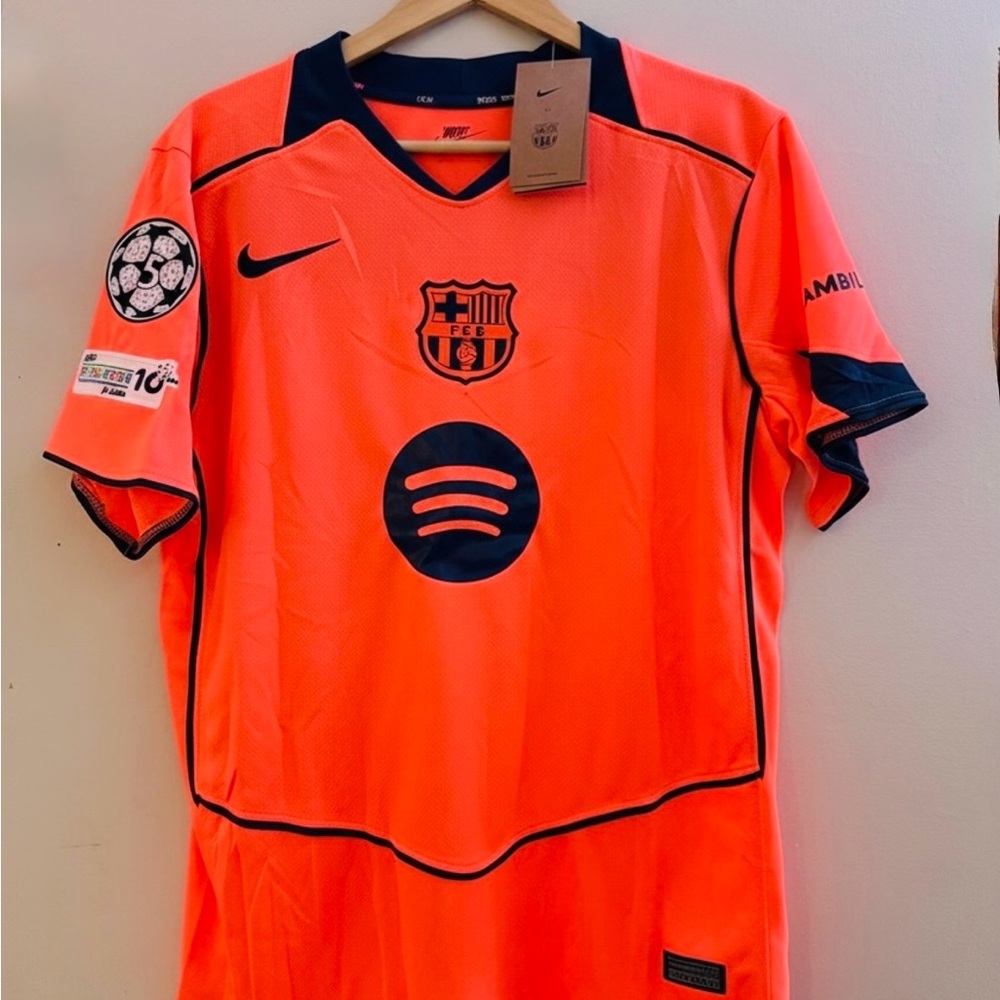 Pedri #8 Barcelona Third Jersey 25/26 Fan Version Size Medium - Picture 2 of 2